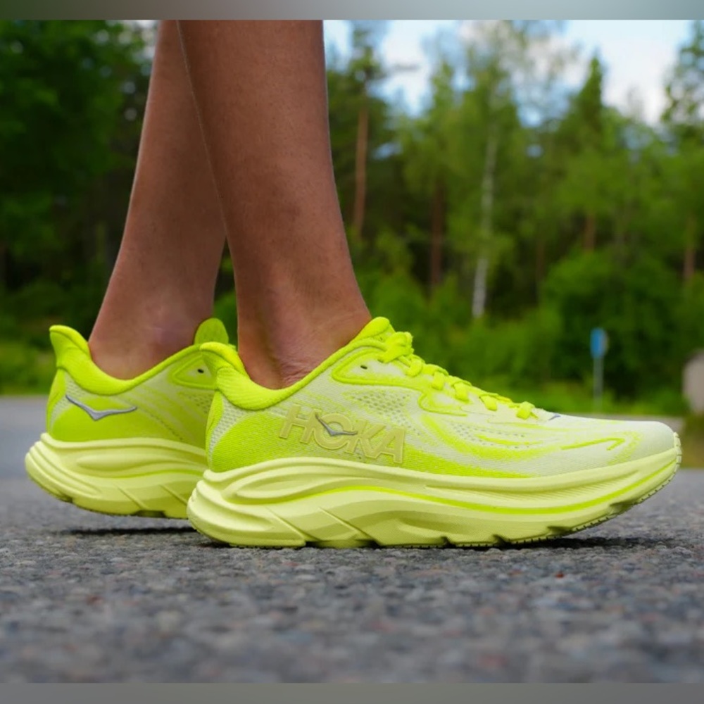 Hoka Clifton 10 Neon Shoes Women’s Sz 7.5